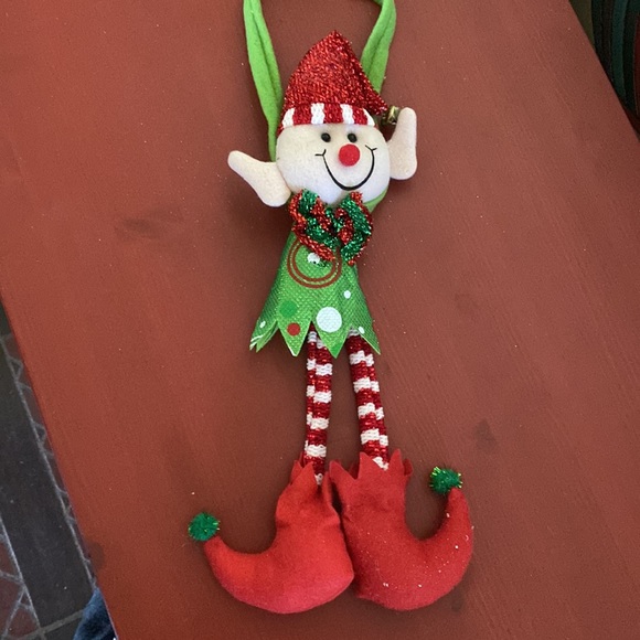 Adorable Elf Door hanger Christmas decor - Picture 3 of 3